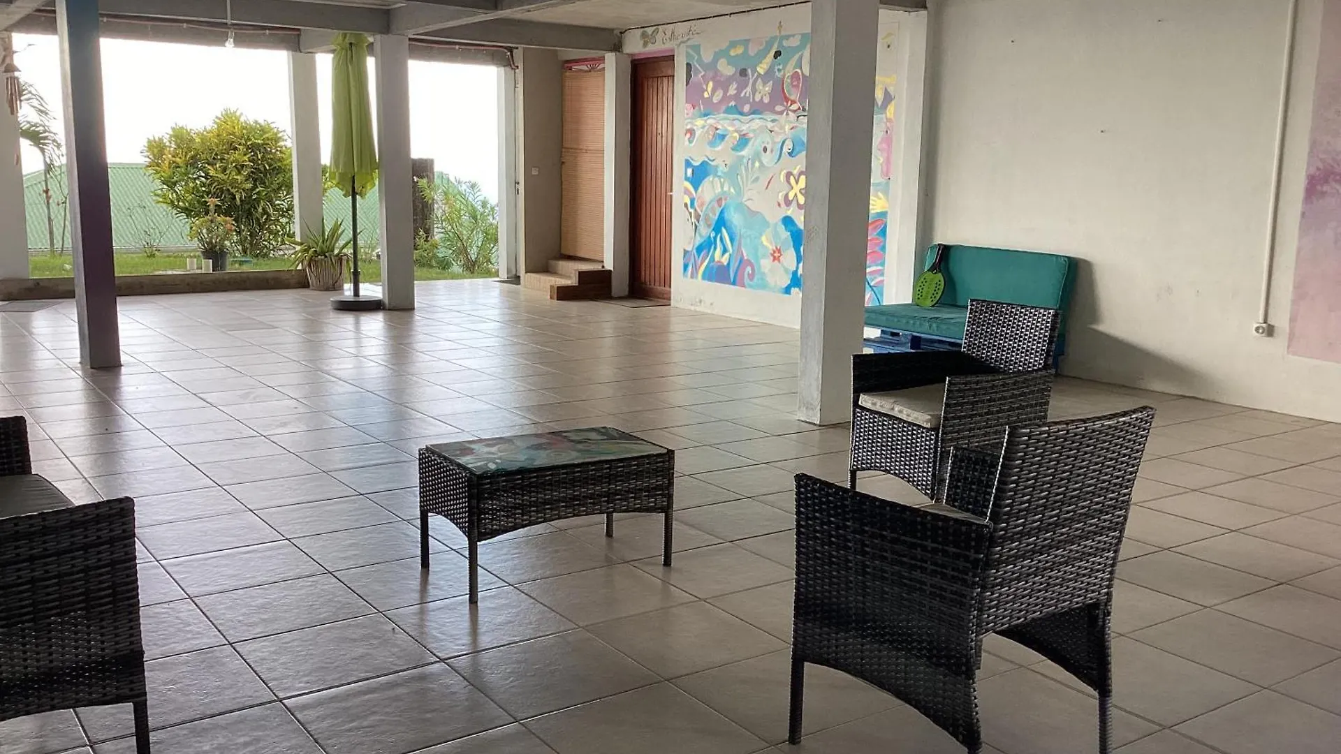 Appartement Schoelcher : studio équipé, deck et vue imprenable