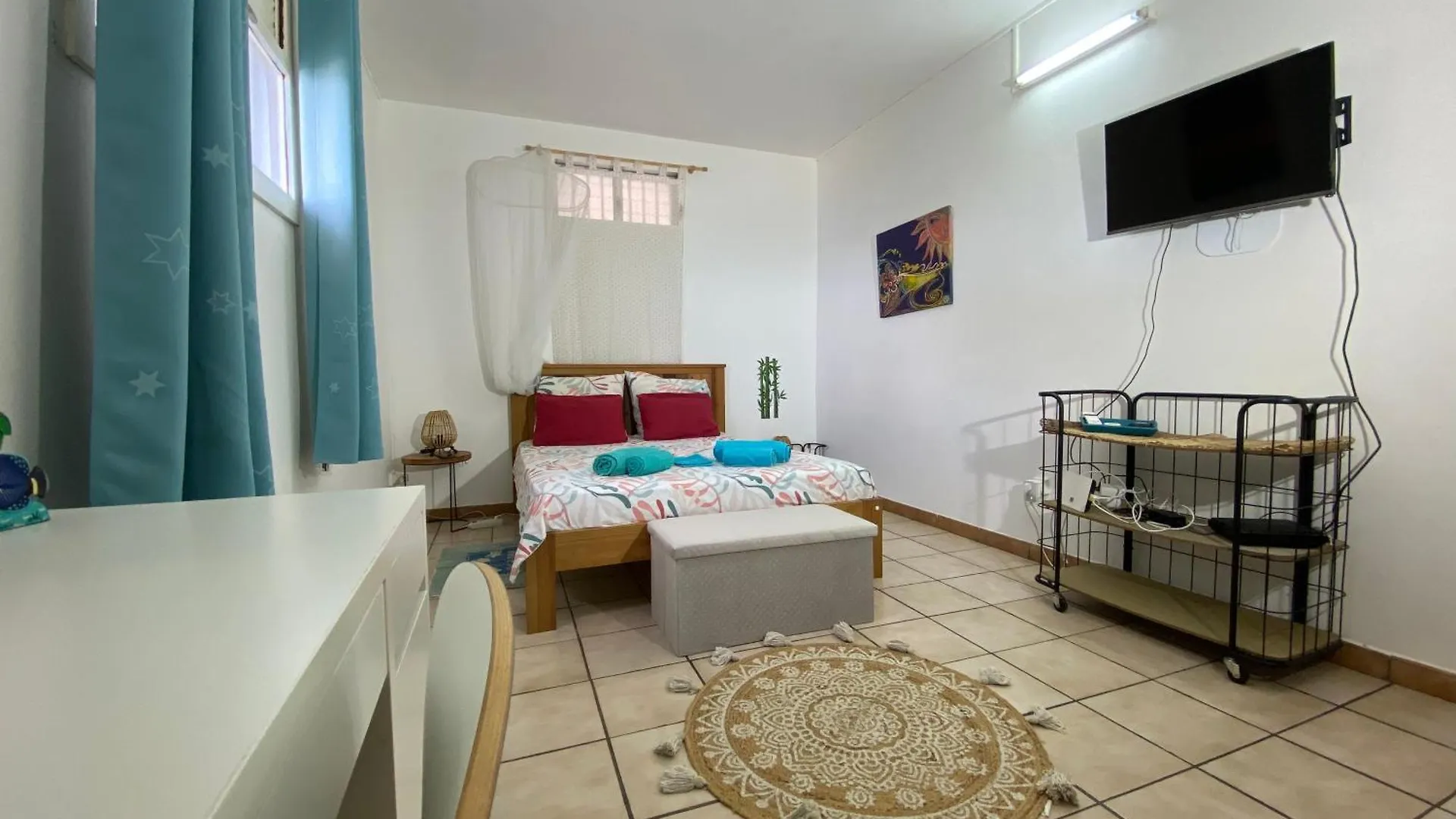 Schoelcher : studio équipé, deck et vue imprenable 0*,  Martinique